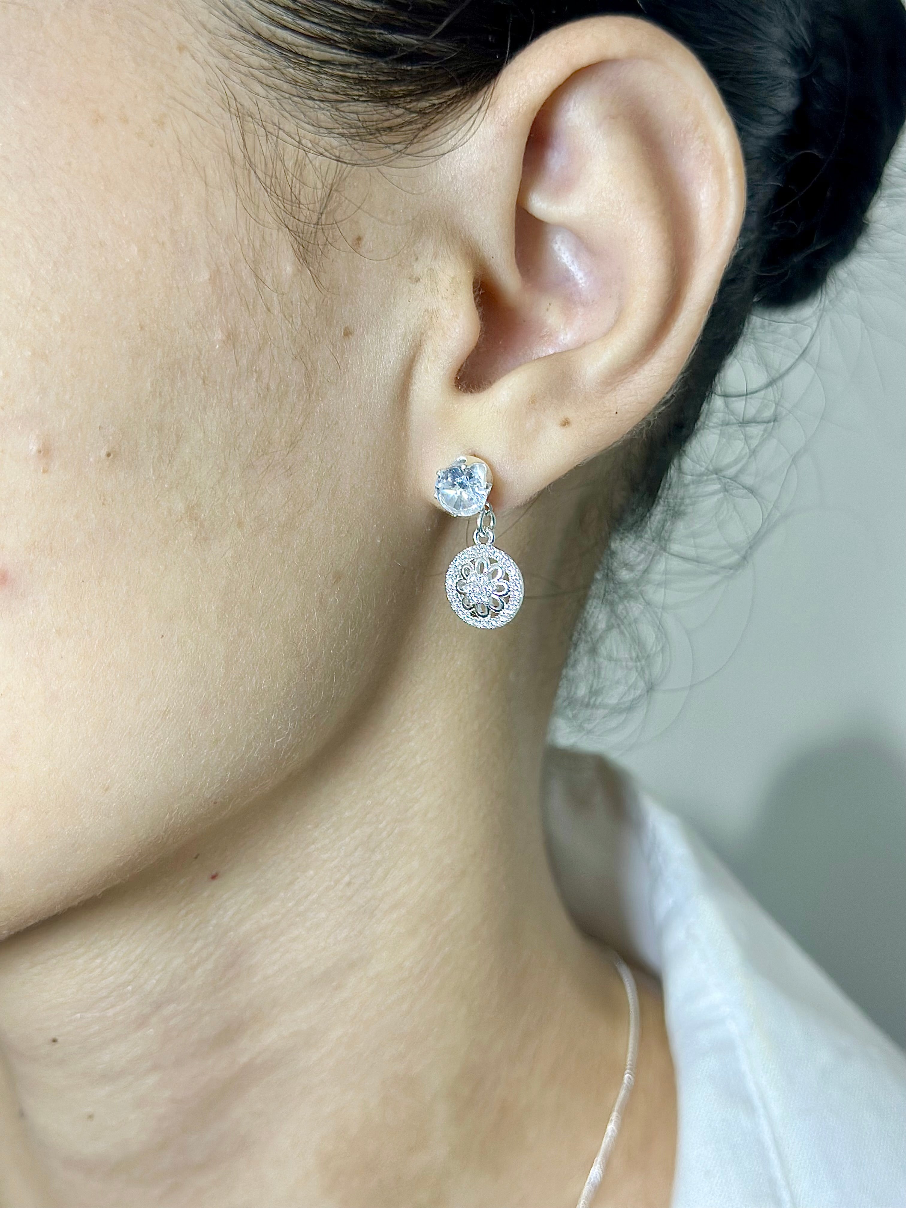 Conjunto flor em zircônia cravejado ✨