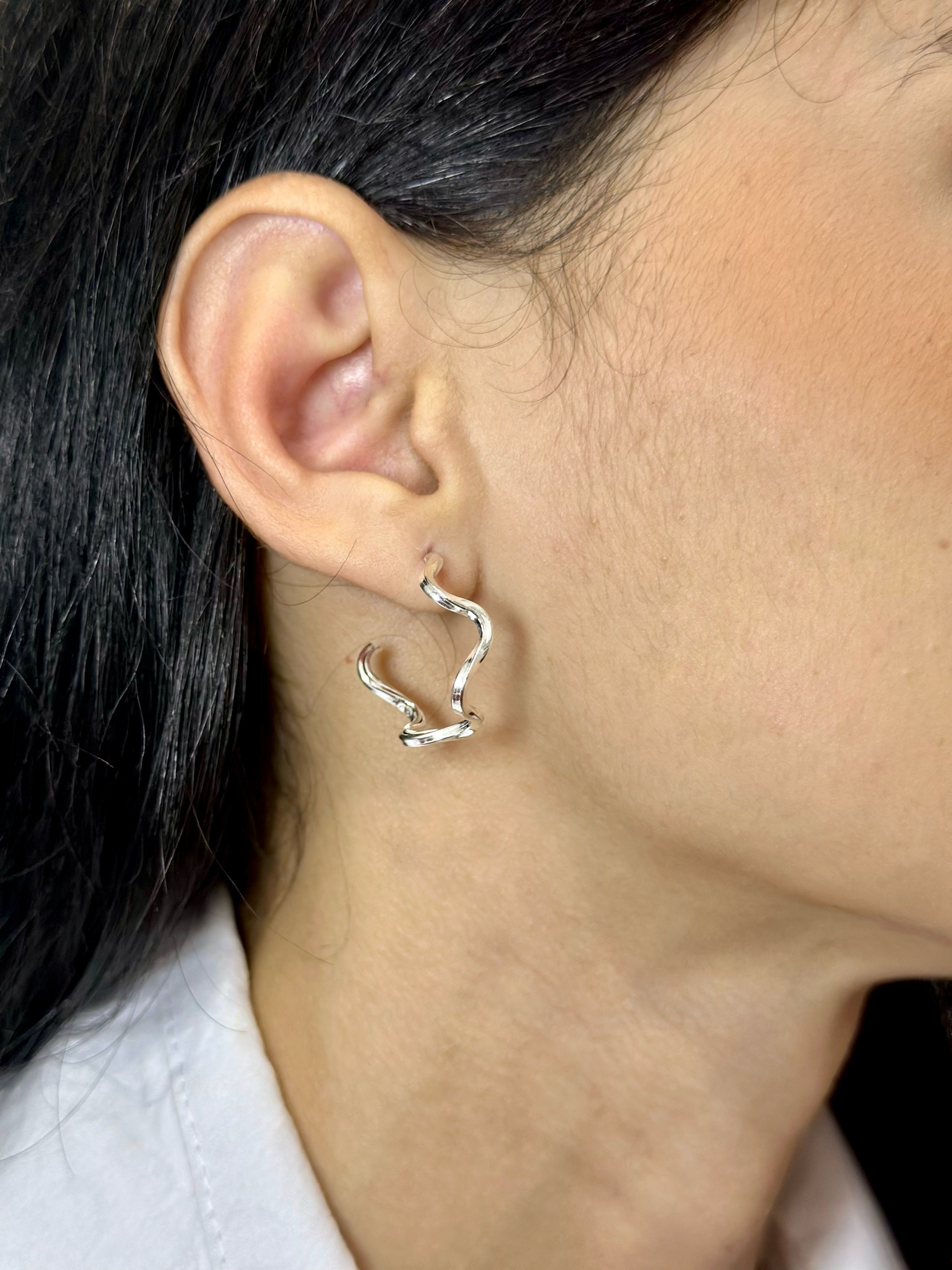 Brinco Argola Ondinhas Redonda em Prata 925 Legítima | feminino | Garantia Vitalícia
