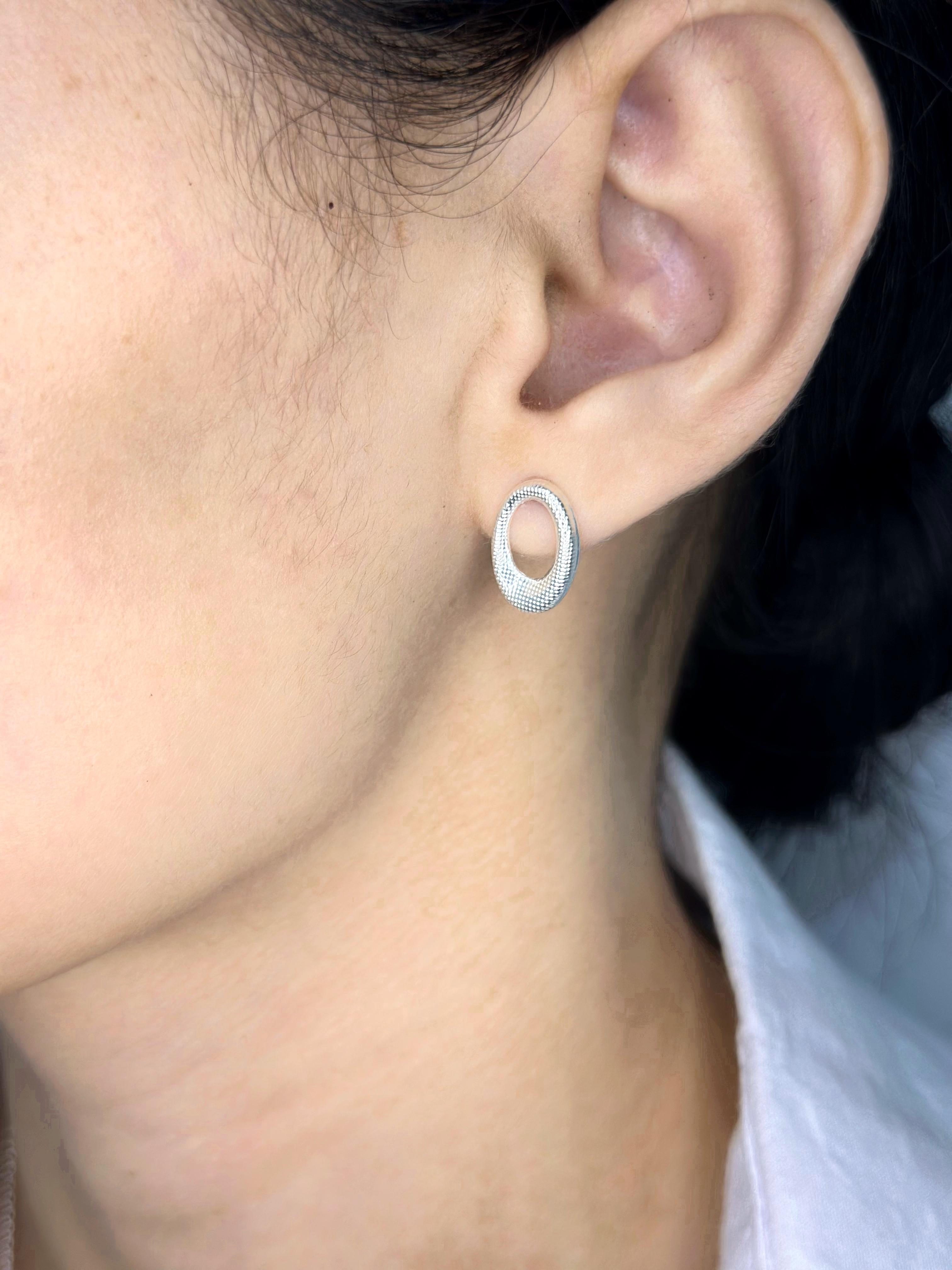 Brinco Oval Orgânico Feminino Prata 925 Legítima – Alta Qualidade com Garantia Vitalícia