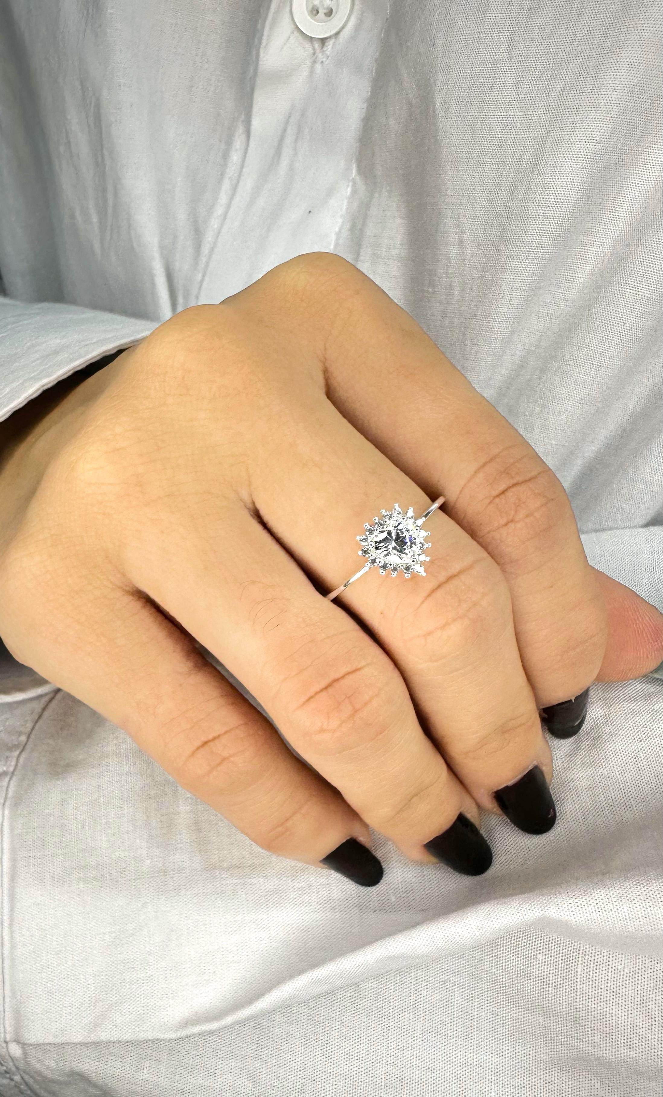 Anel Solitário Coração Cravejado Feminino Prata 925 Legítima – Alta Qualidade com Garantia Vitalícia