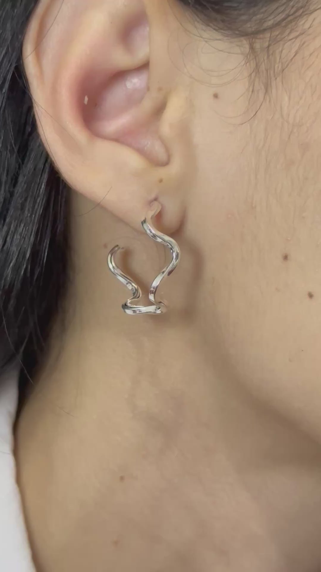 Brinco Argola Ondinhas Redonda em Prata 925 Legítima | feminino | Garantia Vitalícia